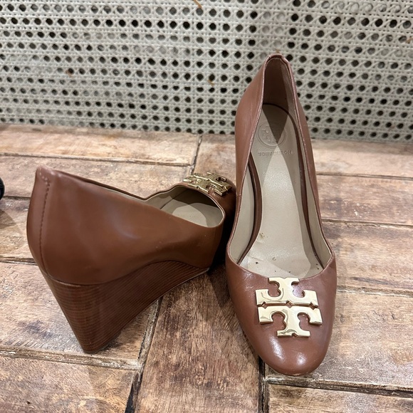 Tory Burch Raleigh Wedge Pumps - Picture 2 of 5